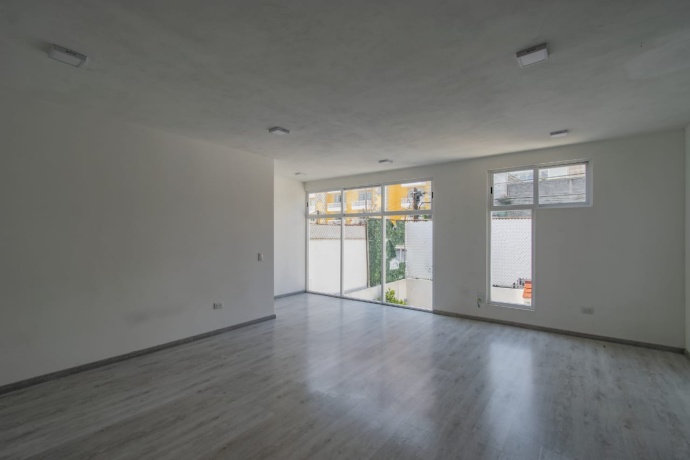 LOMAS VERDES 3A SECCION, 3 Habitaciones Habitaciones, ,Casa,En Venta,1018